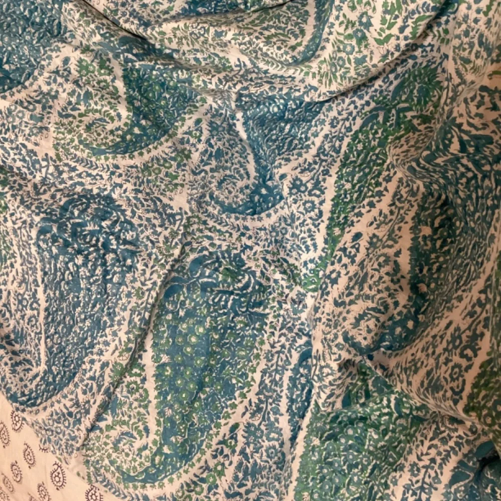 NWOT Tahari Paisley Reversible Duvet
